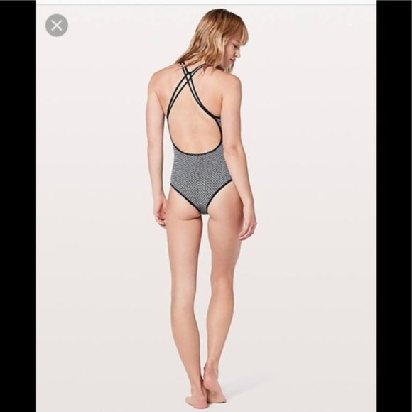 NWT Lululemon Wave Wanderer One Piece Sz 4
